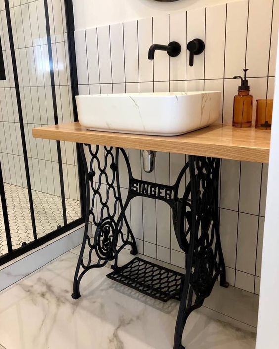 2121c4bb85d64e07f8ca64548b793ad3