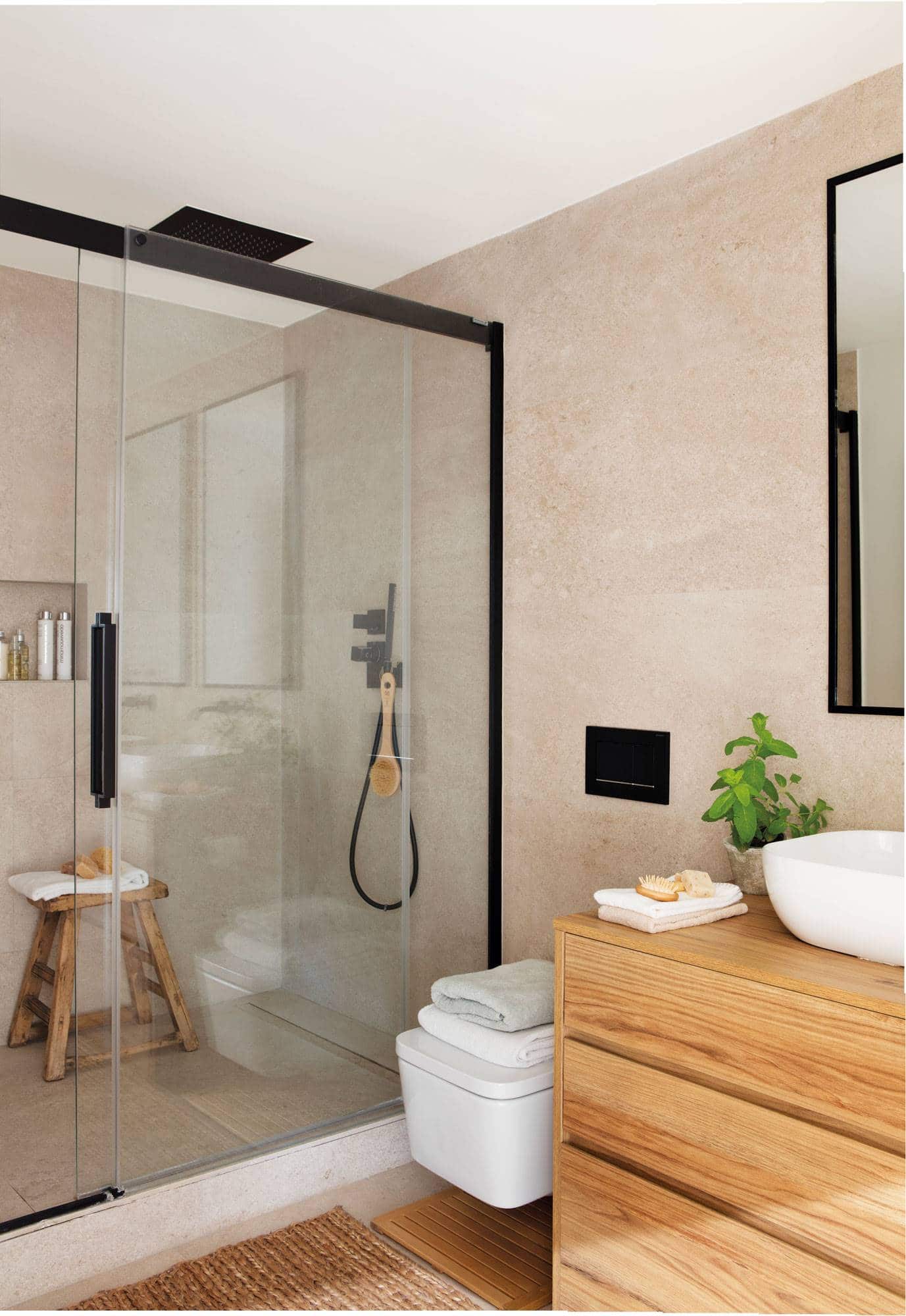 ducha-azulejos-neutros-mampara-perfil-negro-00536853_569b966e_1377x2000-2