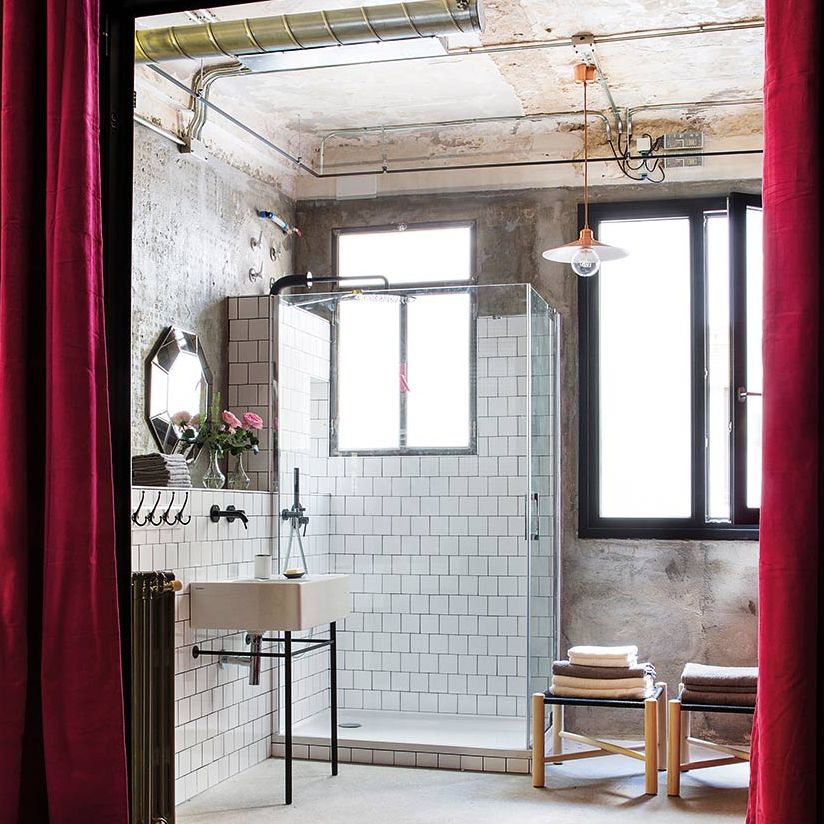 baños-modernos-pequeñosestilo-industrial-elegante-centro-madrid-dormitorio-abierto-bano-1626784384 Descubre los baños pequeños modernos estilo industrial